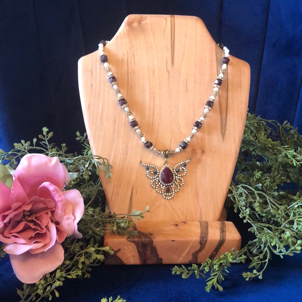Genuine Pearl and Garnet Princess NecklCe